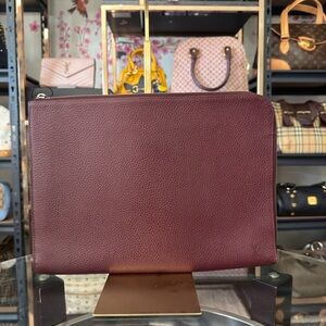 Louis Vuitton Men's Toiletry Pouch in Burgundy Pebbled Leather